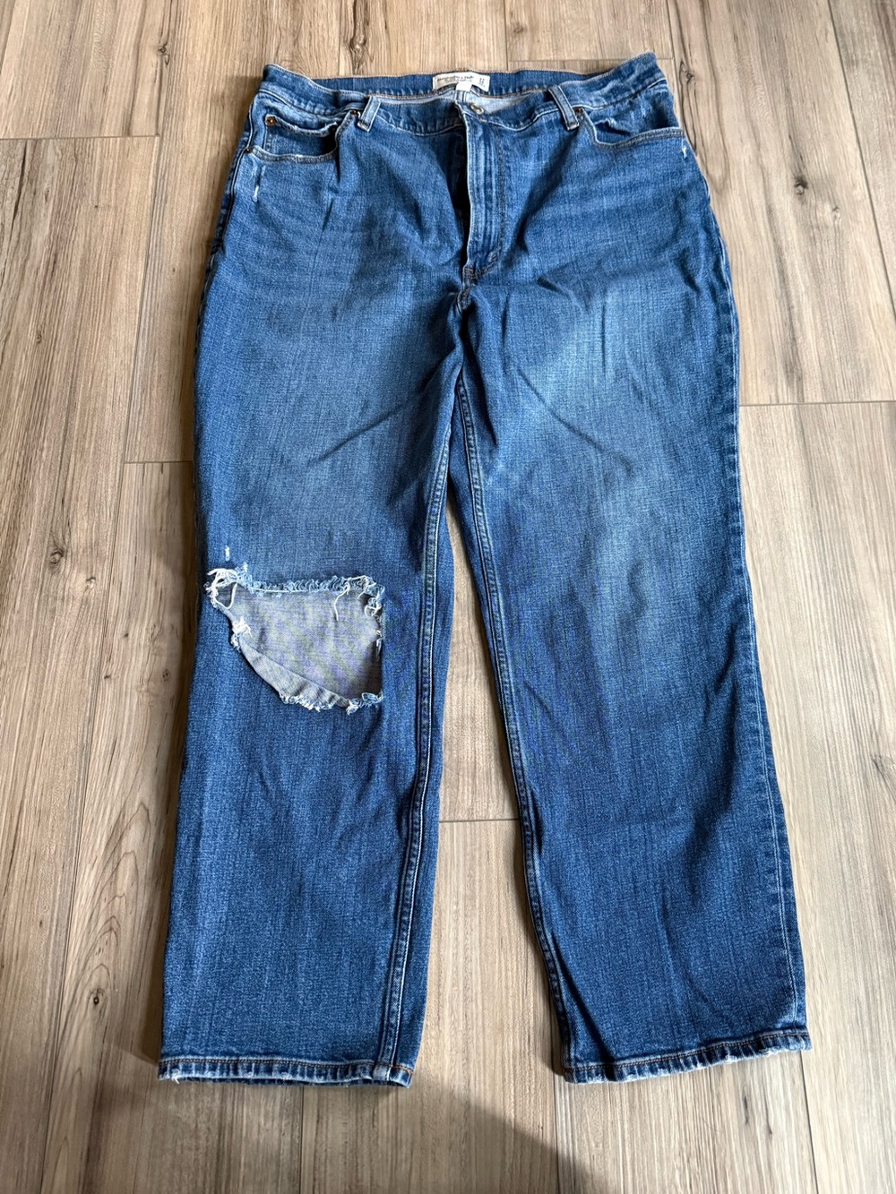 Abercrombie & Fitch Women’s Distressed Jeans Size 16